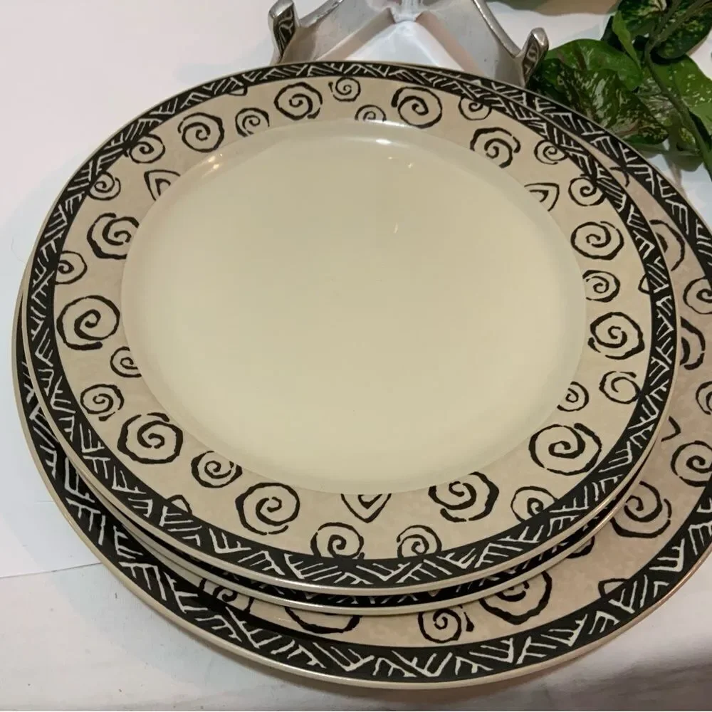 Sakura Stoneware Round Platter Desert Sands 12.5”  & 2 dinner plates 10.5”